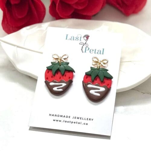 Delightful Chocolate Dip Strawberry Dangles